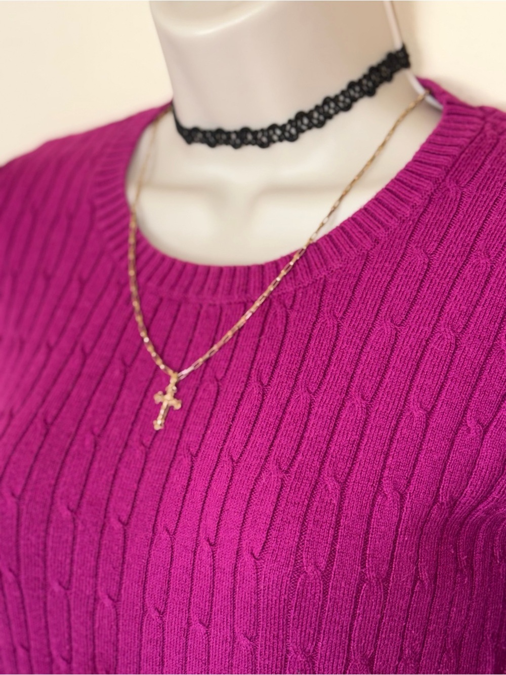 Versona Cable-Knit Crewneck Sweater - Fuchsia Pink - Picture 3 of 9